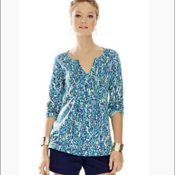 Lilly Pulitzer Animal Print It's a Stretch Giraffe Braylen Shirt - Picture 1 of 14